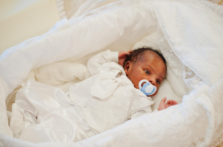 How to Choose the Right Bassinet: Portability, Safety & Features