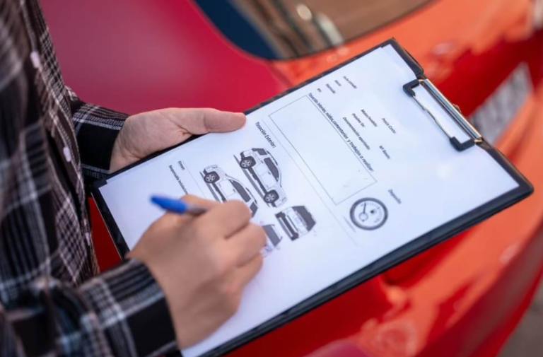 How do Early Indicators Insurance Adjusters Use to Detect Claim Inconsistencies?