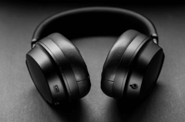 An In-Depth Exploration of Modern Headsets