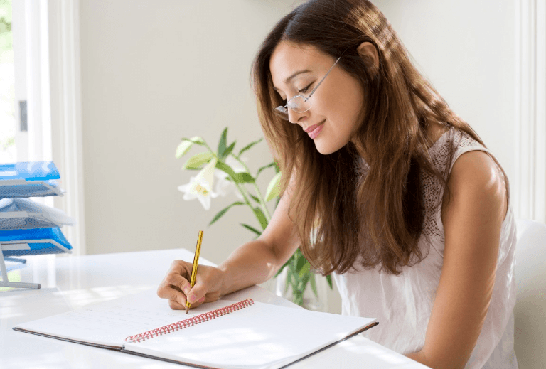 How to Write Headlines That Make People Want to Click