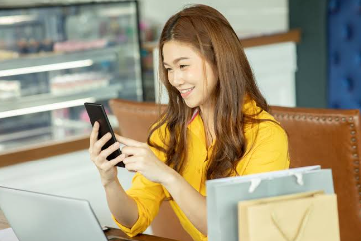 Why Businesses Use SMS Marketing Services to Improve Customer Loyalty