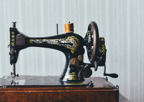 Restoring a Vintage Sewing Machine as a Statement Piece for Your Home