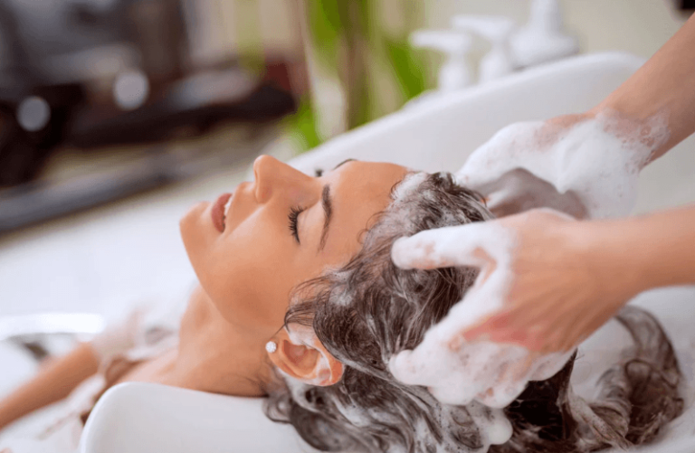 What ingredients should I look for in a hair growth shampoo?