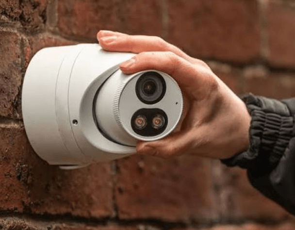 Why More Ontario Property Owners Are Calling a Professional CCTV Installer Over DIY Kits