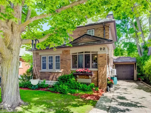 Selling a House in Kitchener Ontario: A Complete Guide for Homeowners