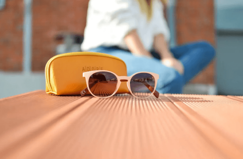 Picking Product Photo Colors That Catch The Eye
