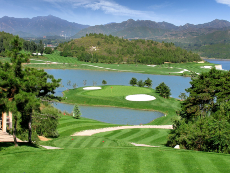 Golf in Paradise: The World’s Most Scenic Golf Courses