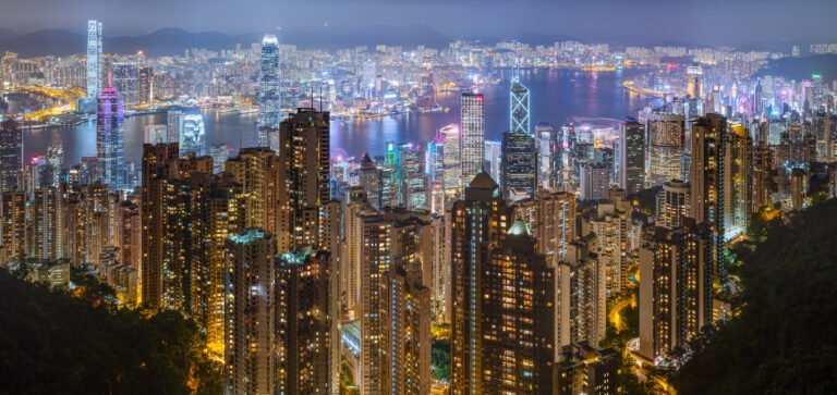 A Step by Step Guide to Getting a Work Visa in Hong Kong