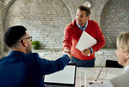 Onboarding Seasonal Staff: The Outerwear Kit Checklist